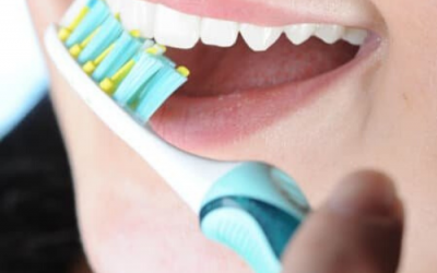 Manchas nos dentes: o que são e como eliminá-las